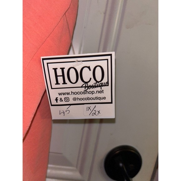 HOCO Top Womens Size 1X 2X V Neck Salmon Coral Runs Large NWT - Picture 2 of 6
